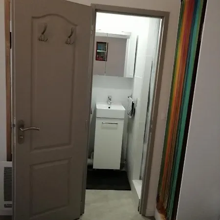 Studio Au Quartier דירה